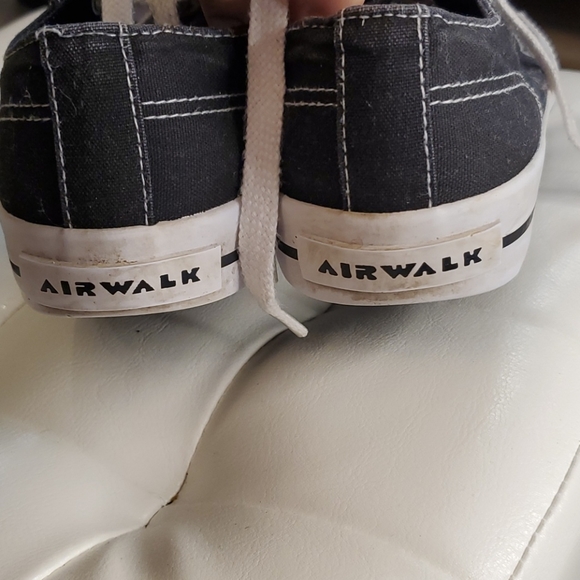 SALE  Airwalk Sneakers - Picture 8 of 8